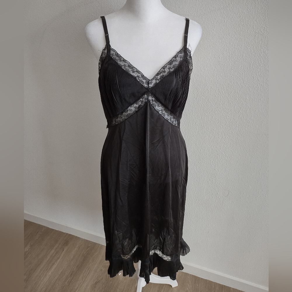 Vintage goth 40s inspired slip